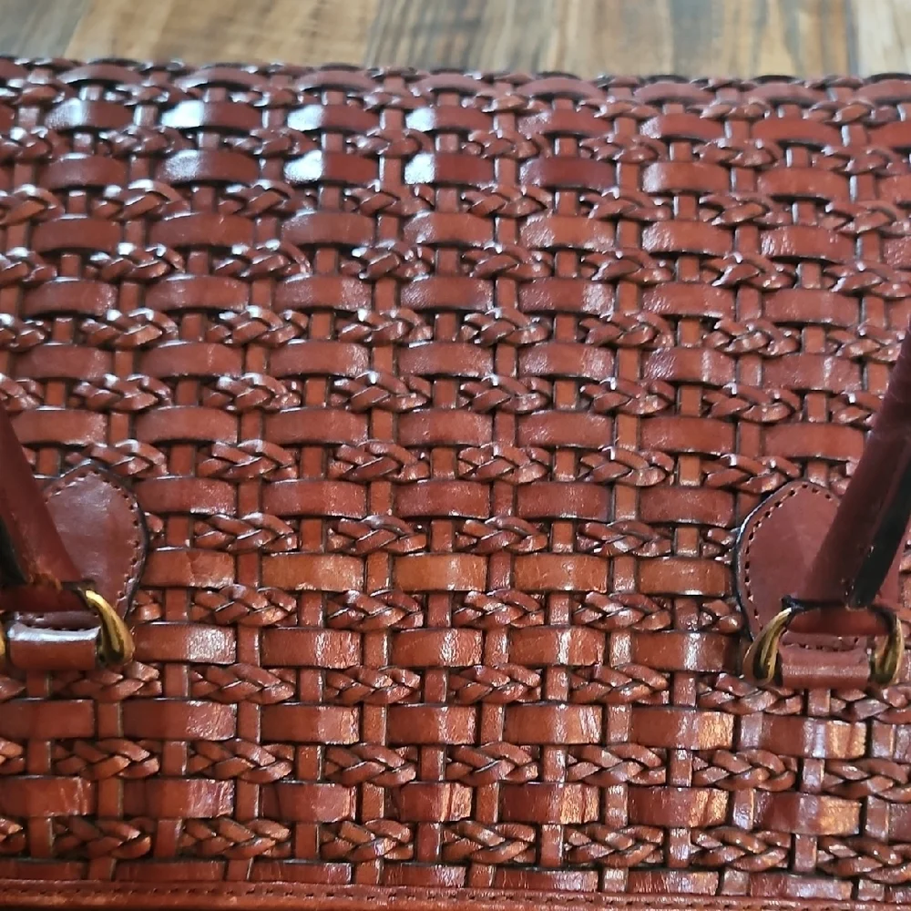 Genuine Leather Women's Rich Brown Woven Purse‎